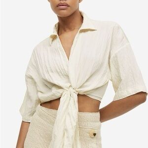 Cream crinkle top